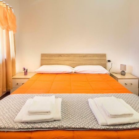 Cristal Lake Affittacamere Ispra Ngoại thất bức ảnh