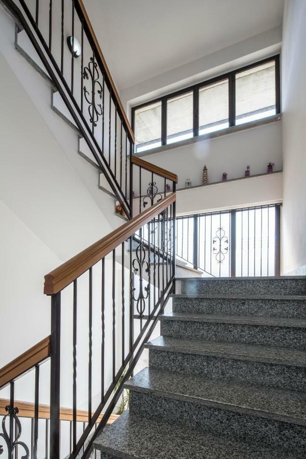 Cristal Lake Affittacamere Ispra Ngoại thất bức ảnh