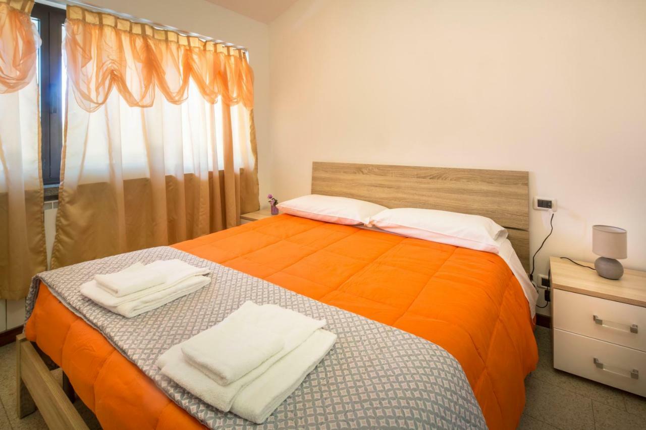 Cristal Lake Affittacamere Ispra Ngoại thất bức ảnh